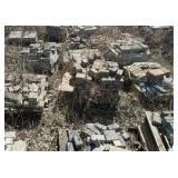 (92) Pallets  flagstone, retaining wall bricks, pavers, steps, wall caps
