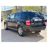2011 FORD ESCAPE LIMITED (NO RESERVE)