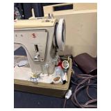 Vintage Singer Fashion Mate Sewing Machine