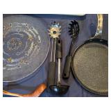 Unique Koa Wood Golf Club Wine Stand, The Rock 10" Non-Stick Crepe Pan, Baking Tray, Vintage Shooting Star Serving Dish