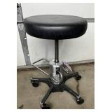 MSRP $3000 Reliance 540 Series Hydraulic Medical Stool W/Foot Pedal Hands-Free Height Adjust + Swivel Lock 5 Leg Anti Tip Base Perfect For Surgical Rooms Exams Dental Clinics Sterile Procedure Use - G