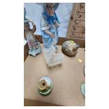 Frienship Ball, Fenton Egg, Porcelain Figures