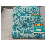 3 The Pioneer Women 27 x 52" Bath T...