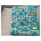 3 The Pioneer Women 27 x 52" Bath T...