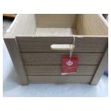 Décor Crate 19 x 13 x 10:- slight ...