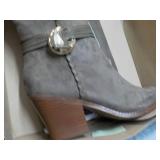 Universal Thread Suede Boots size 8...