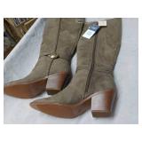Universal Thread Suede Boots size 8...