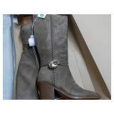 Universal Thread Suede Boots size 1...