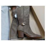 Universal Thread Suede Boots size 1...