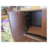 3 Storage compartments / shelves or...