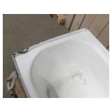 Metal enamel coated bath tub, minor...