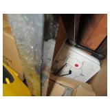 Pallet of home store returns and cl...