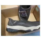 Size 9 Sketchers swift fit shoes...