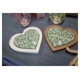 Mixed summer decor, cups, wall hang...