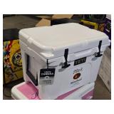 Yeti Tundra 35 Chest Cooler / Tito