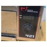 Wisco Industries 421 1500W Household Pizza Oven