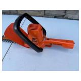 Black & Decker 16-In Hedge Trimmer No. 8124 - 120V, 2.4A, Type 7, Double Insulated