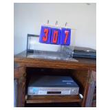 Sony vcr player. As shown. CASH ON SITE ONLY. PICKUP IS MONDAY MAY 11TH FROM 11 AM TO 4 PM. REGARDLESS WHAT THE SCHEDULE STATES.