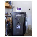 Winchester brand new safe without combo or keys. Appears to be a 26 gun. As is. CASH ON SITE ONLY. PICKUP IS MONDAY MAY 11TH FROM 11 AM TO 4 PM. REGARDLESS WHAT THE SCHEDULE STATES.