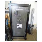 Winchester brand new safe without combo or keys. Appears to be a 26 gun. As is. CASH ON SITE ONLY. PICKUP IS MONDAY MAY 11TH FROM 11 AM TO 4 PM. REGARDLESS WHAT THE SCHEDULE STATES.