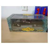 Flat of 2 diecasts. As shown. CASH ON SITE ONLY. PICKUP IS MONDAY MAY 11TH FROM 11 AM TO 4 PM. REGARDLESS WHAT THE SCHEDULE STATES.