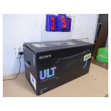 Sony ult new power speaker. As shown. CASH ON SITE ONLY. PICKUP IS MONDAY MAY 11TH FROM 11 AM TO 4 PM. REGARDLESS WHAT THE SCHEDULE STATES.