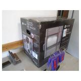 GE profile large ice maker. As shown. Appeasr new in the box. CASH ON SITE ONLY. PICKUP IS MONDAY MAY 11TH FROM 11 AM TO 4 PM. REGARDLESS WHAT THE SCHEDULE STATES.