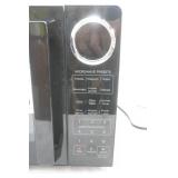 Kenmore 0.9 cu.ft Countertop Microwave Oven. Like New