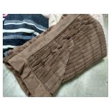 (4) Nice Blankets