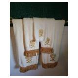 Large Bathroom Decor Lot