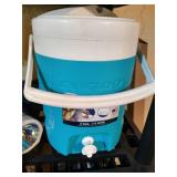 Igloo 2 Gallon Water Cooler & (2) Emergency Lights