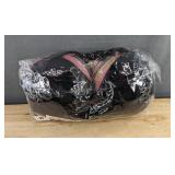 6 Bras, Women