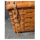 Large Woven Picnic Basket Hamper with Lid and Rope Handles
