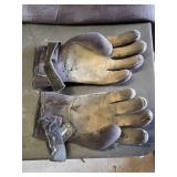 Scubapro Wetsuit and Gloves Set, Well Used - Inseam 27"