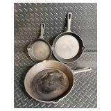 Utopia Kitchen Cast Iron Skillet Set (Lot of 3)