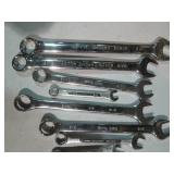 Assortment of 13 SAE combination wr...