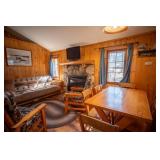 CB01 Timber Bay Cabin Experience - Two Bedroom Experience - The Cougar - 2 Room - 3 Bed Sleeps 6 (with futon)