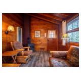 CB07 Timber Bay Cabin Experience - Single Bedroom Experience - The Hummingbird - 1 Room - 1 Bed Sleeps 2 (3 w/futon)