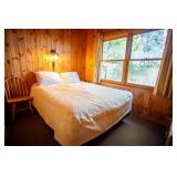 CB09 Timber Bay Cabin Experience - Two Bedroom Experience - The Martin - 2 Room - 4 Bed Sleeps 5
