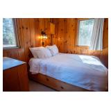 CB10 Timber Bay Cabin Experience - Two Bedroom Experience - The Bobcat - 2 Room - 2 Bed - 2 Futon Sleeps 4-6