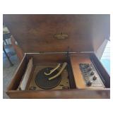 VINTAGE "The Bonnet Box" by Guild