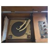 VINTAGE "The Bonnet Box" by Guild