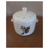 VINTAGE bean pot crock with 2 hot pad holders