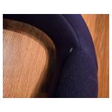 Massaging neck rest with heat
