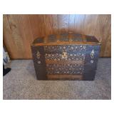 VINTAGE Storage trunk