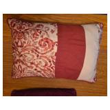 Lot of 4 -Assortment of couch/bed accent pillows