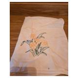 VINTAGE Embroidered linens - Set of 3