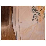 VINTAGE Embroidered linens - Set of 3