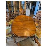 Beautiful Vintage Dinning Table W/chairs