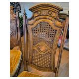 Beautiful Vintage Dinning Table W/chairs